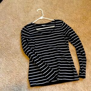 Long sleeve t shirt scoop neck gently used